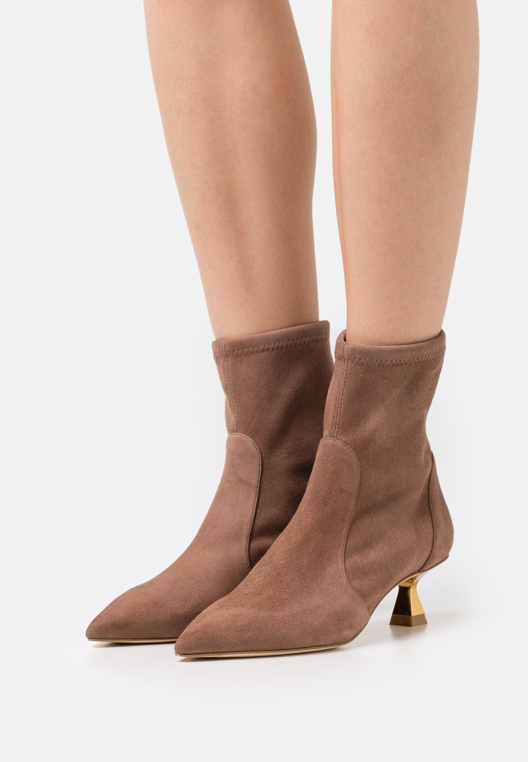 stuart weitzman classic boots
