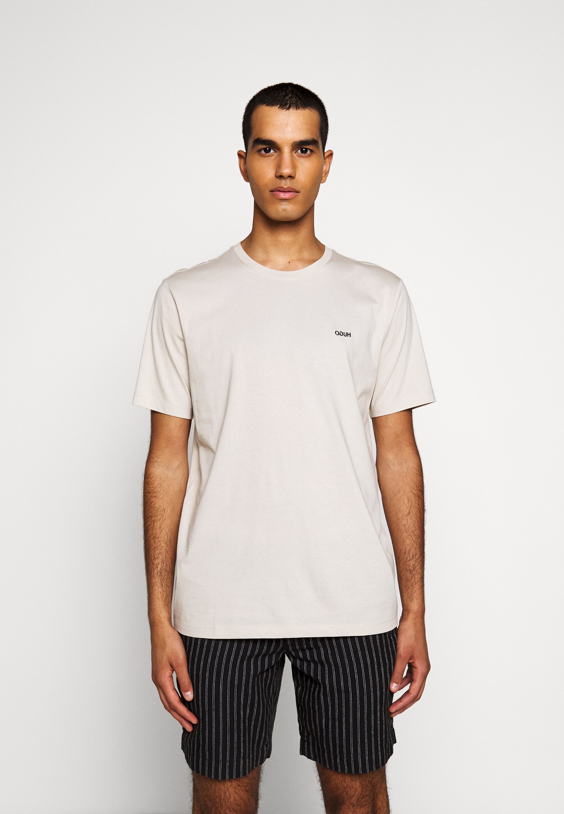 asics t shirt homme beige