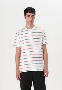 Tommy Hilfiger SEASONAL FIT STRIPE TEE - Marškinėliai su spaudiniu - ecru