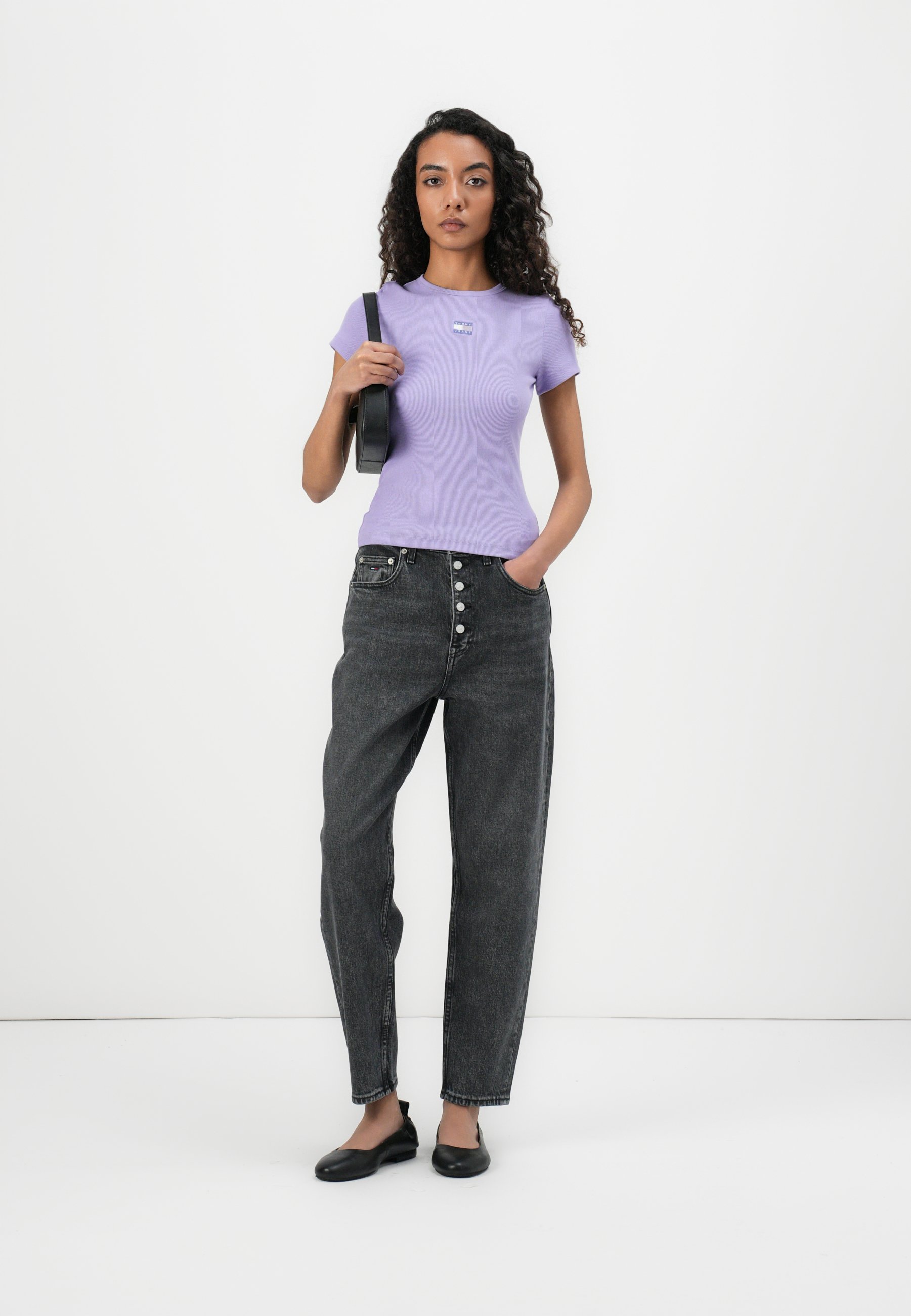 売れ筋商品|||トミーヒルフィガー Tシャツ レディース トップス TJW SLIM BADGE TEE - Basic T-shirt - purple tonal Tommy Jeans SLIM BADGE TEE - T-Shirt basic - purple tonal
