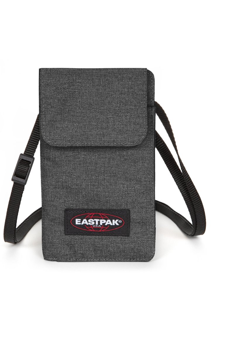 Borsa a tracolla di Eastpak, tessuto grigio, forma rettangolare, chiusura a pattina, tracolla regolabile, con un logo a patch rosso e nero.