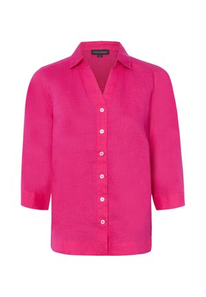 Jasnoróżowa koszula na guziki z rękawami 3/4 i klasycznym kołnierzykiem, wykonana z lekkiego materiału.