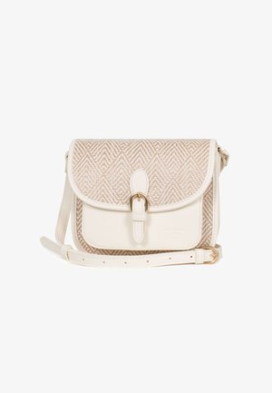 Kleine beige en witte crossbodytas met geweven geometrisch patroon, voorste gesp, en verstelbare schouderriem.
