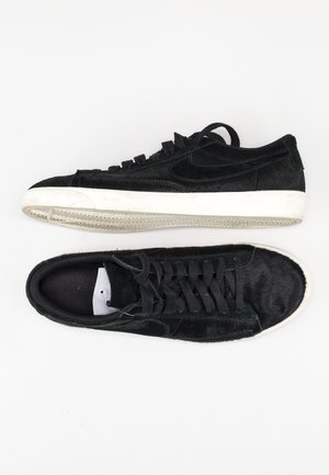 Sneakers - black