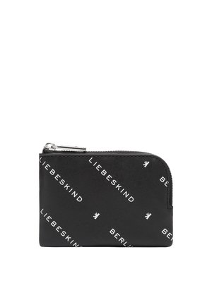 Portafoglio in pelle nera con testo del logo bianco, chiusura con zip, forma arrotondata e leggera texture. Accentuato con un piccolo emblema di leone.