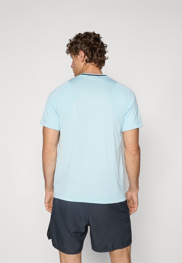 COLTEN TECH - Sports T-shirt - winter sky3