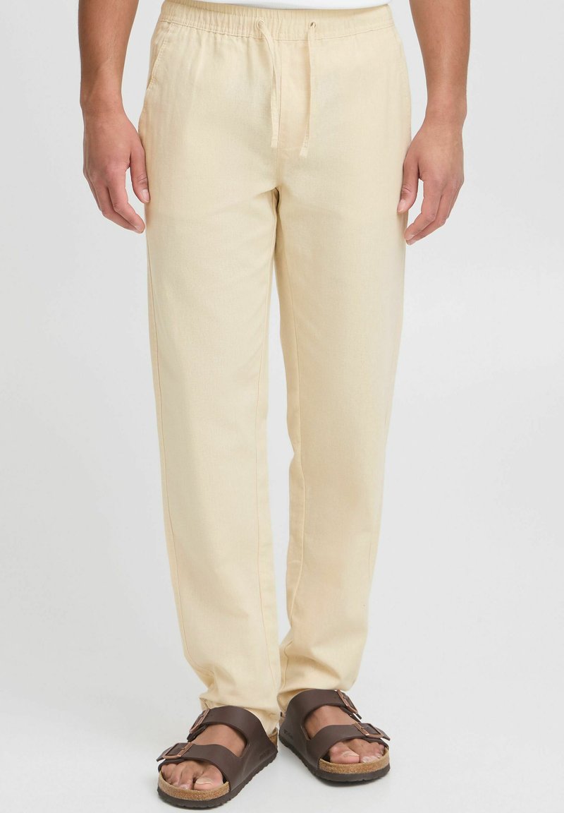 INDICODE JEANS - IDPASSOL LINEN MIX - Kelnės - fog, Padidinti