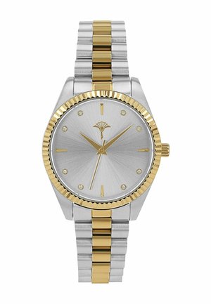 Silberne und goldene Metallarmbanduhr mit einem strukturierten silbernen Zifferblatt, goldenen Akzenten und Kristallmarkierungen. Verfügt über eine geriffelte goldene Lünette und ein zwei-farbiges Armband.