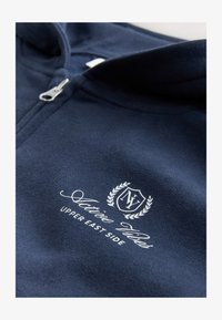 Niewybrane, navy blue