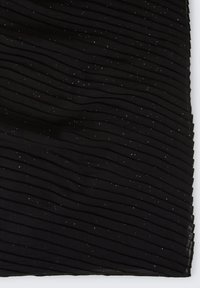 Tessuto plissettato nero con una texture ondulata, caratterizzato da sottili luccichii. I bordi sono rifiniti in modo preciso.