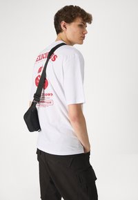 Thumbnail Image 4