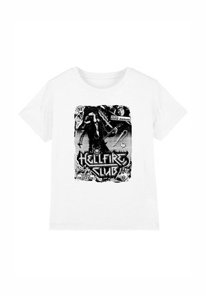 Weißes Baumwoll-T-Shirt mit einem schwarzen Grafikdruck, der einen Musiker mit einer Gitarre zeigt und den Text "HELLFIRE CLUB" deutlich sichtbar platziert.