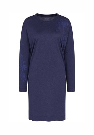 Robe à manches longues bleu marine avec une coupe décontractée, ornée de broderies florales dans un bleu plus clair sur un côté. Tissu doux et texturé.