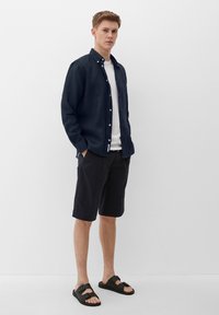 s.Oliver MIT BUTTON DOWN KRAGEN - Hemd - navy