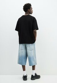 PULL&BEAR TEXTURED - Jednoduché tričko - black
