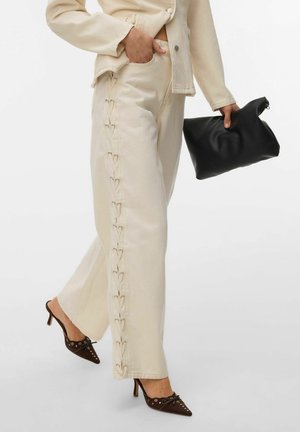 VMRAE TAILLE BEINSCHNITT - Široke hlačnice - ecru