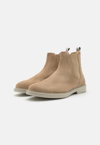 Nubikk TUCSON RAI - Botines - clay