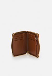DKNY BRYANT ZIP AROUND - Portefeuille - caramel