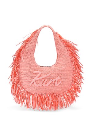 Sac à main tissé rose corail avec bordure à franges et "Kurt" brodé à l'avant, forme en croissant, poignée unique sur le dessus, matériau tissé texturé.