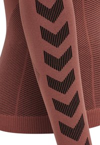 Hummel FIRST SEAMLESS - Apatiniai marškiniai - marsala