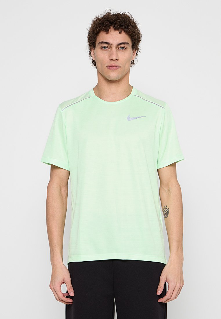 Nike Performance Sport T-shirt groen Nike Performance Sport T-shirt groen