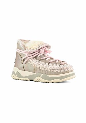 Winter boots - beige