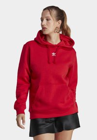 adidas Originals ADICOLOR ESSENTIALS HOODIE - Mikina s kapucí - better scarlet