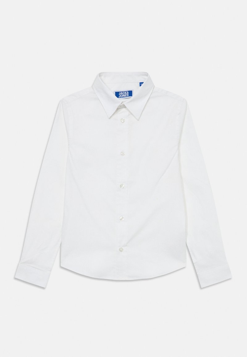 Balta ilgomis rankovėmis marškiniai su tiesiu apykakle, kreivu apačiu ir maža logotipo etikete ant kaklo. Audinio paviršius atrodo lygus ir švarus.