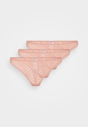 Pakke med tre rosa mesh-stringtruser med diamantmønster, myk tekstur og tynn elastisk midjebånd, med pleiemerker synlige.