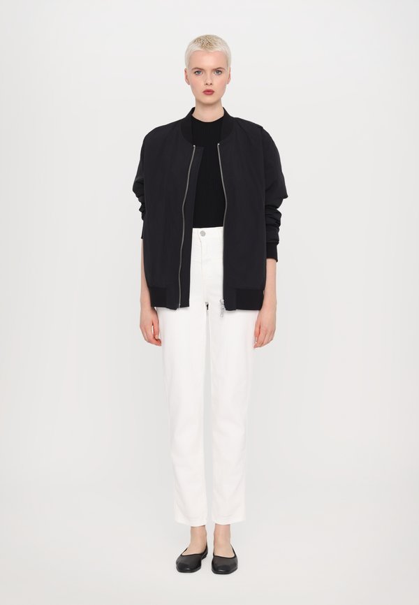 PEDAL PUSHER - Jeans Tapered Fit3