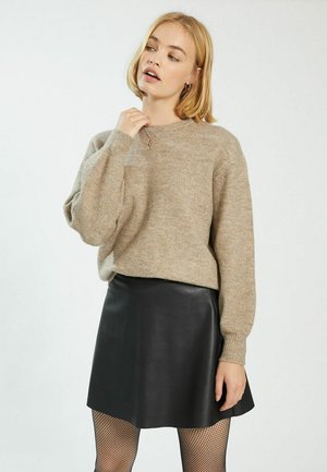 Sweter - camel