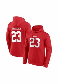 Rote Kapuzenjacke aus Baumwollmischung, mit einer Kängurutasche auf der Vorderseite, einer Kordelzugkapuze und weißem Text mit dem Namen "McCaffrey" und der Nummer "23".