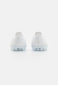 adidas Performance PREDATOR LEAGUE MULTI-GROUND - Kopačky na pevný povrch - footwear white/gold metallic