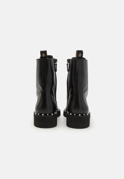 Stuart Weitzman REVERIE LACE UP BOOTIE - Botines con cordones - black