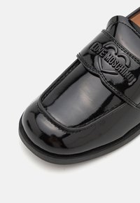 Love Moschino Belebújós cipők - nero