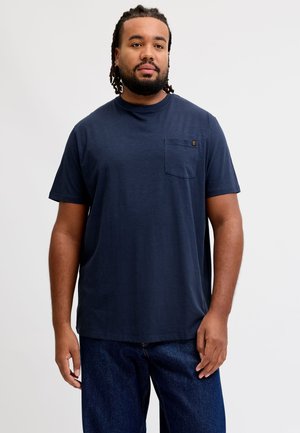 Jack & Jones, T-SHIRT PLUS SIZE BADGE T-SHIRT - T-Shirt basic - navy blazer