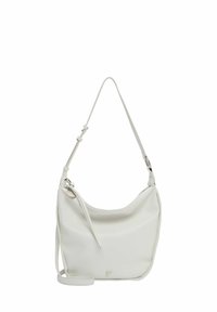 Borsa a spalla bianca in pelle con tracolla regolabile, forma morbida e curva, e un logo sottile. Presenta una chiusura con zip e una texture liscia.