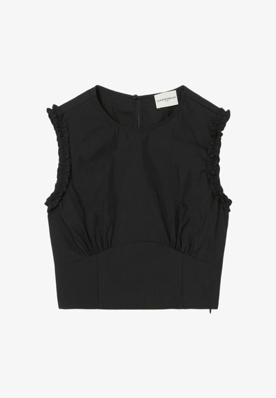 Top corto nero in tessuto leggero, con dettagli arricciati sulle spalle e design aderente con cerniera posteriore.