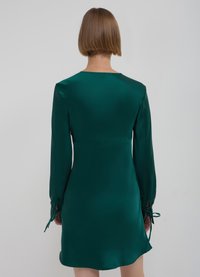 Calliope COURTE AVEC NŒUDS - Robe de jour - vert