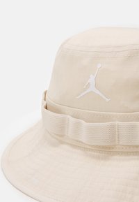 Jordan APEX BUCKET JUMPMAN - Hatte - legend light brown/black/white