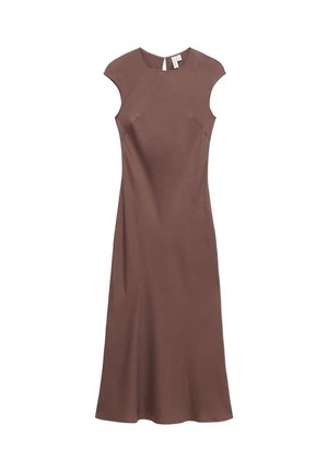 Vestido marrón sin mangas con escote redondeado, cuerpo ajustado y falda acampanada; hecho de un material suave con costuras laterales sutiles.