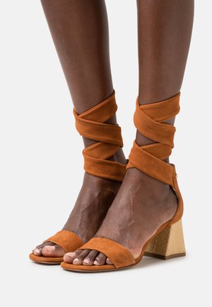 SELENE - Sandalen - camel
