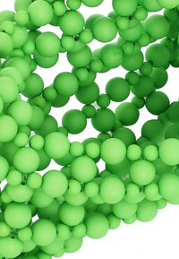 Perline di silicone verdi di diverse dimensioni disposte a grappolo. La superficie è liscia con una finitura opaca, caratterizzata da un colore verde brillante uniforme.