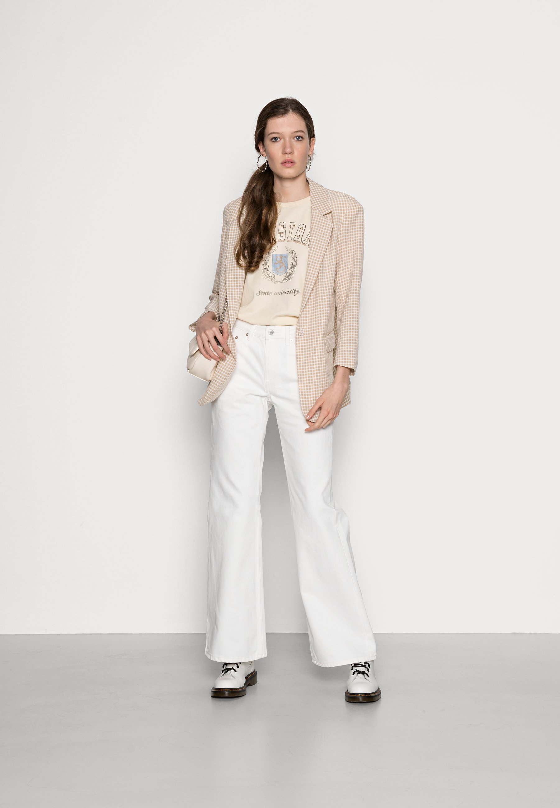Weekday TOWER - Flared Jeans - white 