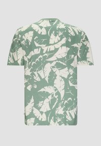 Grünes Baumwoll-T-Shirt mit kurzen Ärmeln, das ein weißes Blattmuster zeigt. Das Rückenteil zeigt das gleiche Blattdesign, gleichmäßig über den Stoff verteilt.