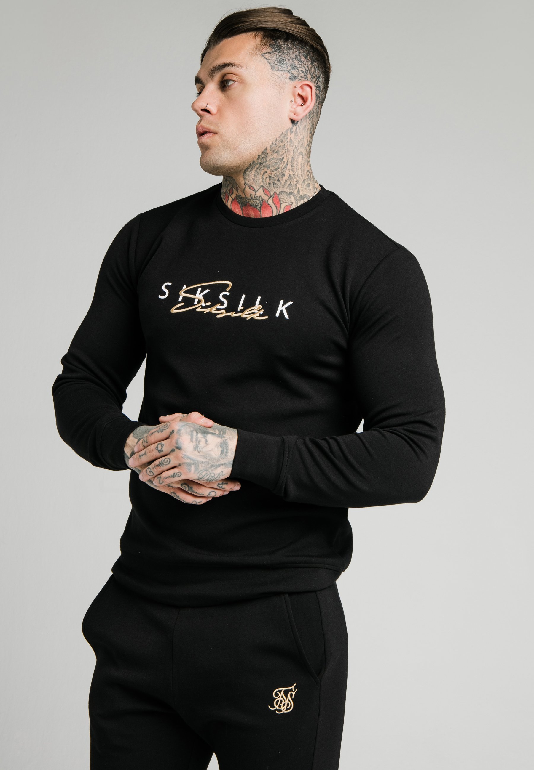 Sudadera SIKSILK 1/4 Zip Overhead Panel Negra