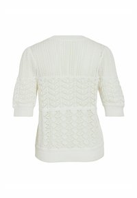 Maglione bianco a maglia con un motivo testurizzato e dettagli in pizzo, maniche 3/4 e polsini e orlo a coste. Vista posteriore mostrata.