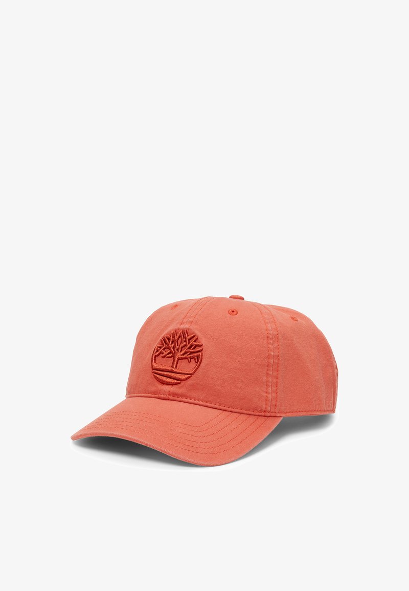 Casquette en coton de couleur corail avec logo d'arbre brodé. Dispose d'un bord courbé et d'une sangle réglable à l'arrière pour l'ajustement.