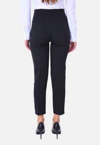 Ciabalù VITA ALTA - Pantaloni - nero