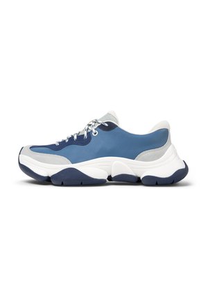 Sneaker blu e grigio con chiusura con lacci, suola intermedia bianca, pannelli testurizzati, punta arrotondata e suola ammortizzata per il comfort.